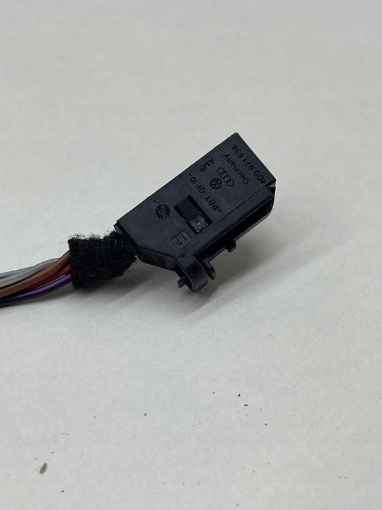 фото №5, Audi volkswagen seat skoda штекер роз'єм з'єднувач + шланг 4d0971636