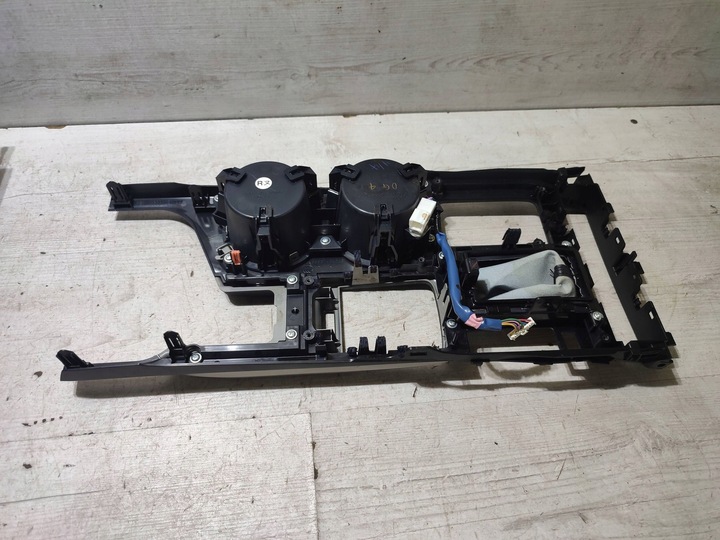 фото №6, Lexus rc 2019 декор туннеля среднего