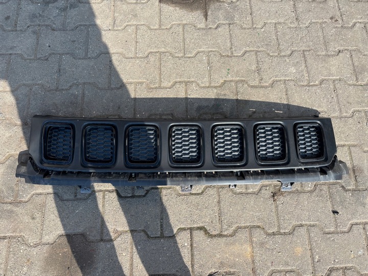 фото №1, Jeep compass ii - решётка решётка радиатора 2018 год