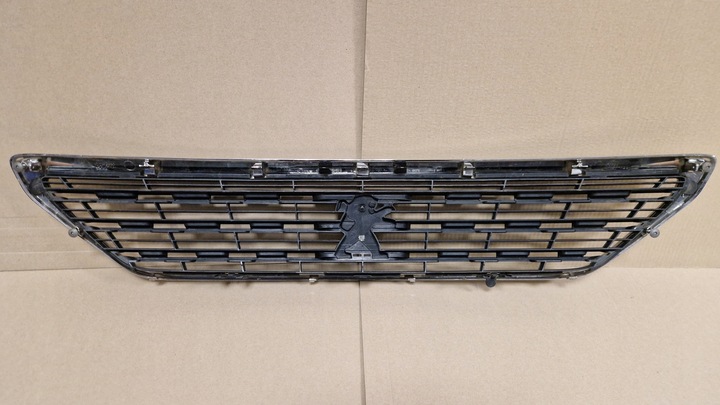 фото №11, Peugeot 308 t9 рестайлинг 17- решётка радиатора хром решётка решётка бампера перед каркас оригинал