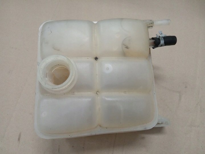 фото №1, Ford focus mk2 c-max 1.6 16v - бачок жидкости