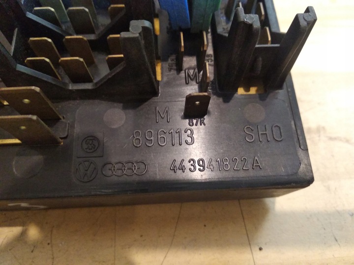 фото №12, Касета коробка корпус запобіжникова vw443941822a