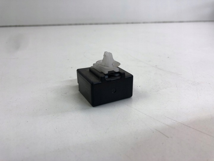 фото №6, Toyota avensis t-27 реле 895a1-47010