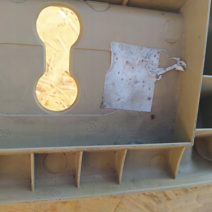 фото №7, Mercedes w251 r-klasa захист ременя багажника зад задня a2516903925