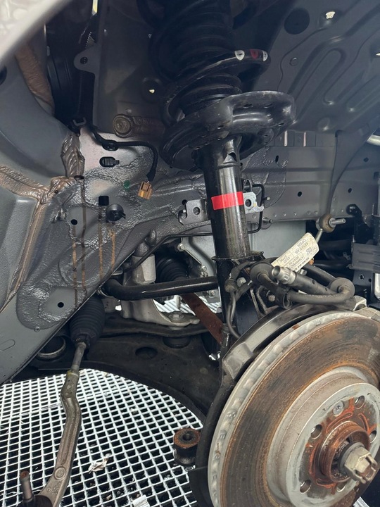 фото №1, Renault kangoo iii iv 2022 e-tech права поворотна опора амортизатор ступиця перед