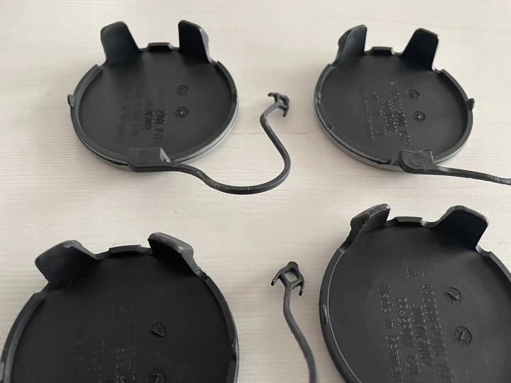 фото №9, Mercedes benz actros mp4 2011- заглушка фаркоп перед оригінал