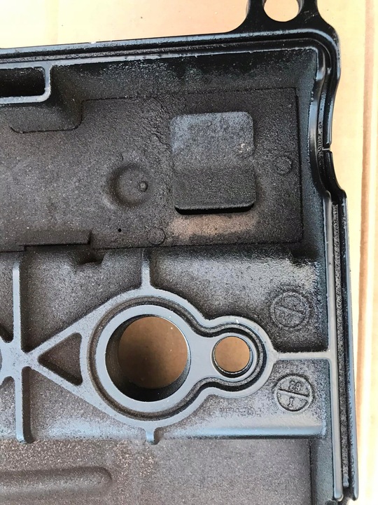 фото №9, Крышка клапанов saab 9-3 ii 93 оригинальный номер 1.8t 2.0t b207 покрашенная бензин чёрная