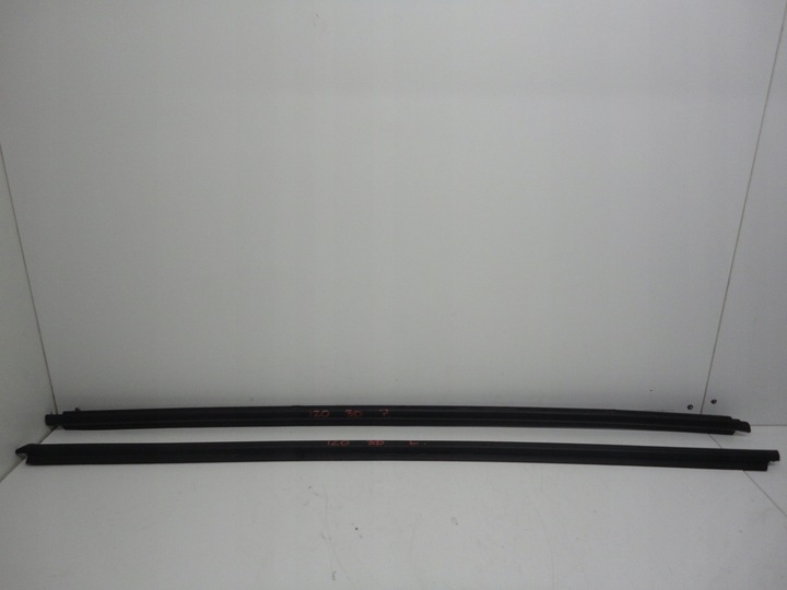 фото №1, Hyundai i20 3d планка накладка права ліва 2008-