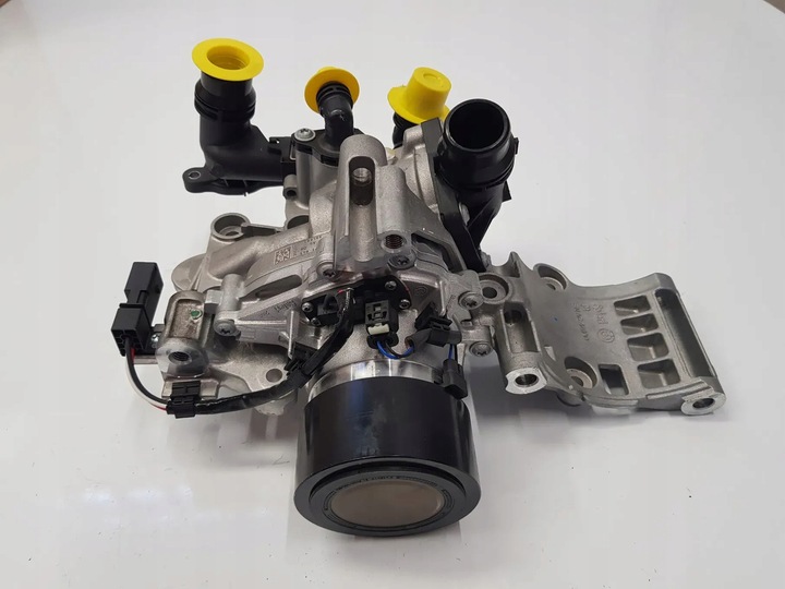 фото №16, Новая насос воды термостат кронштейн лапи крепление bmw f30 x1 u11 u06 847194