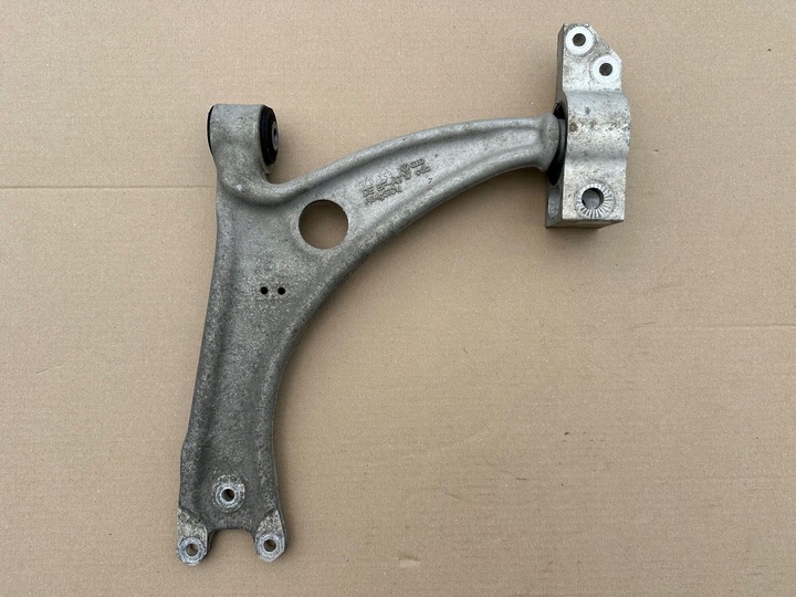 фото №1, Audi q3 8u0 рычаг нижний левый 3c0153d