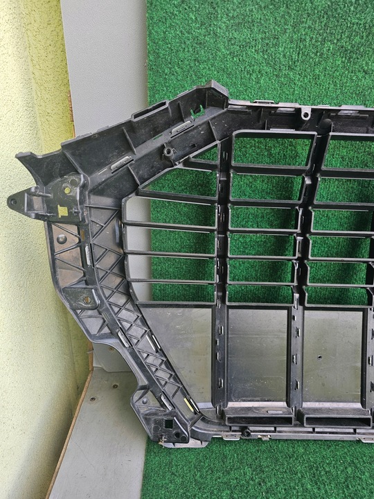 фото №9, Audi решётка радиатора q3 83a рестайлинг s-line оригинал 83a8533651e хороший