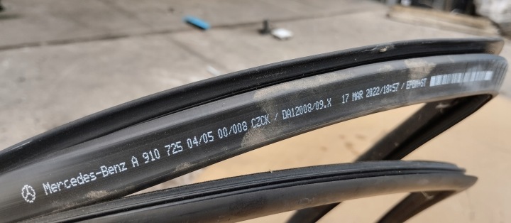 фото №5, Уплотнитель стёкла дверь правая перед mercedes sprinter 907 910 a9107250400