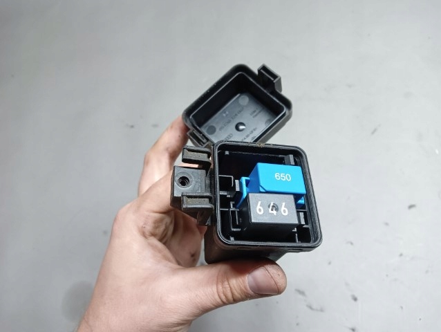 фото №9, Корпус запобіжників audi a1 8x0937124