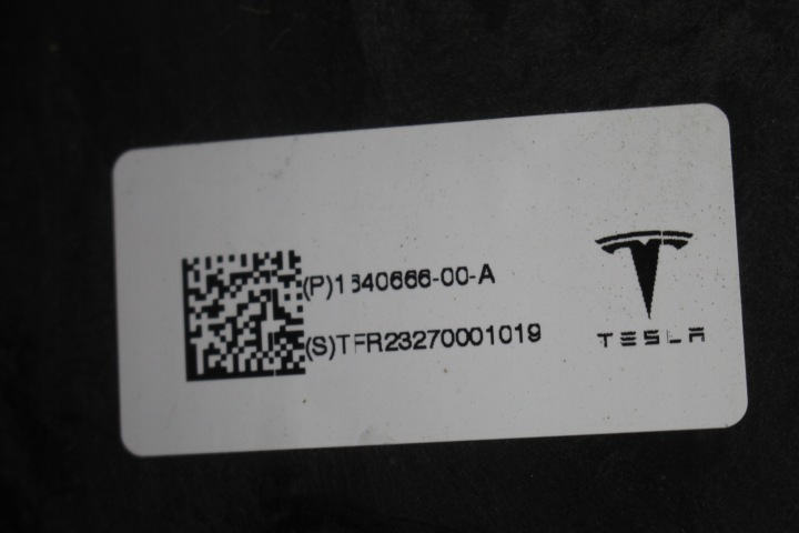 фото №5, Заборщик руль воздуха жалюзи tesla модель y 164066600a