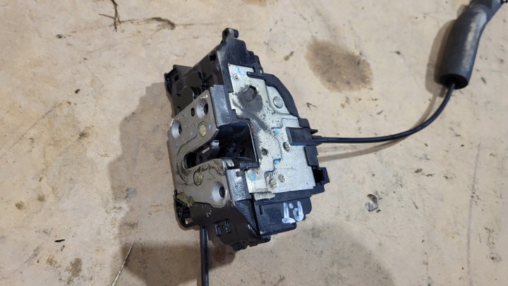 фото №4, Замок дверь правая зад renault megane iii 3 08- 5d hb 6 pin