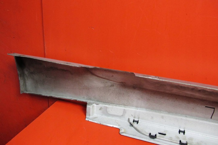 фото №15, Bmw 1 e87 м-пакет планка накладка пороговая левая 354/7 титан серебро металлик