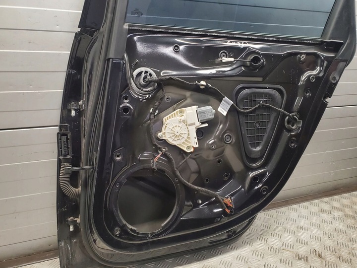 фото №10, Audi a4 s4 b8 8k зад сторона правая дверь