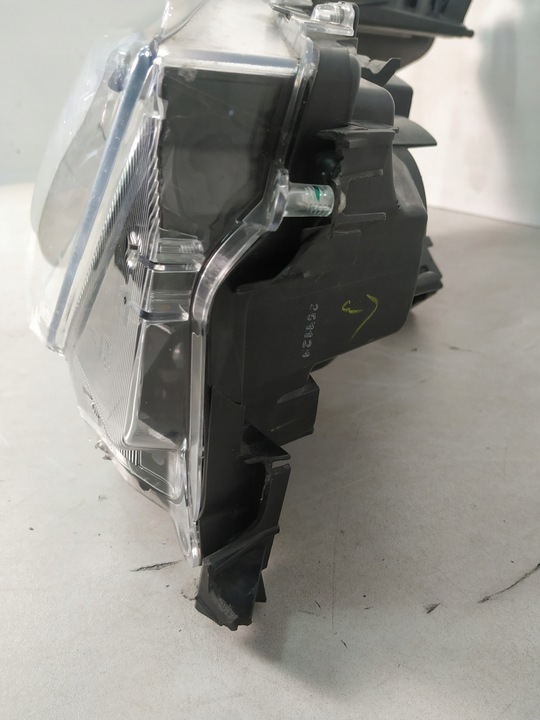 фото №7, Toyota hilux viii 7 рестайлинг фара правый лампа перед правая 811100kk60