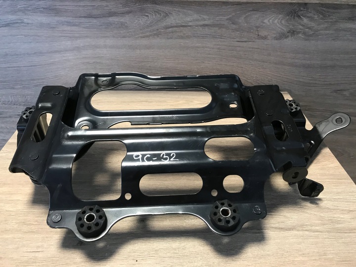 фото №1, Кріплення компресора audi a8 d4