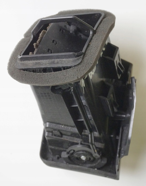 фото №8, Решітка повітропровід панелі розподільчої ліва infiniti g37 68761jk00a