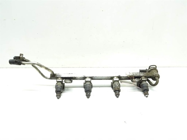 фото №1, Планка впрыскивающий форсунки a3 8l 1.8b 06a906031a