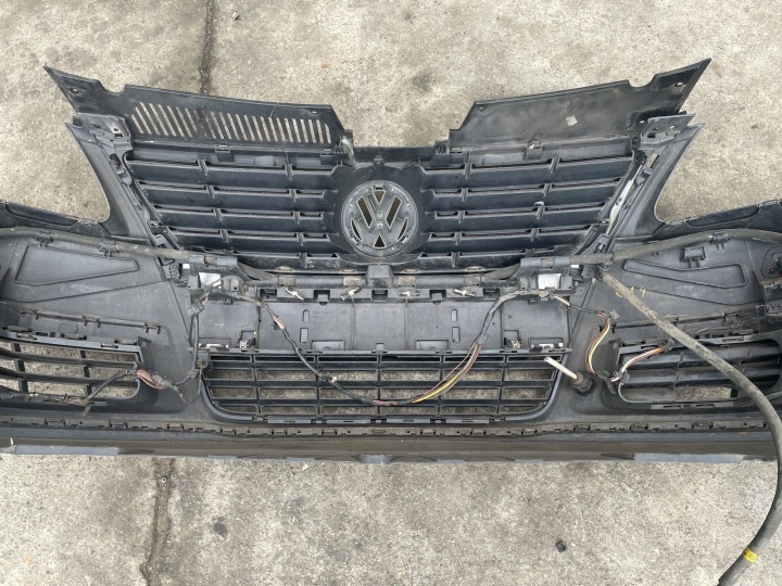 фото №9, Volkswagen passat b6 бампер передний комплектный решётка противотуманка цвет lc8z