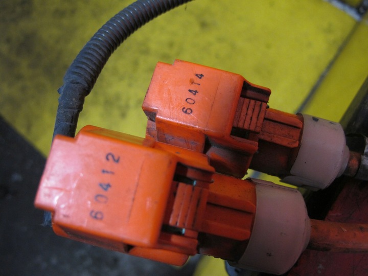 фото №8, Toyota prius ii w20 1.5 h 03- шланг акумулятора