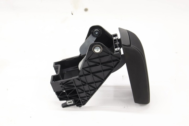 фото №2, Skoda scala подлокотник