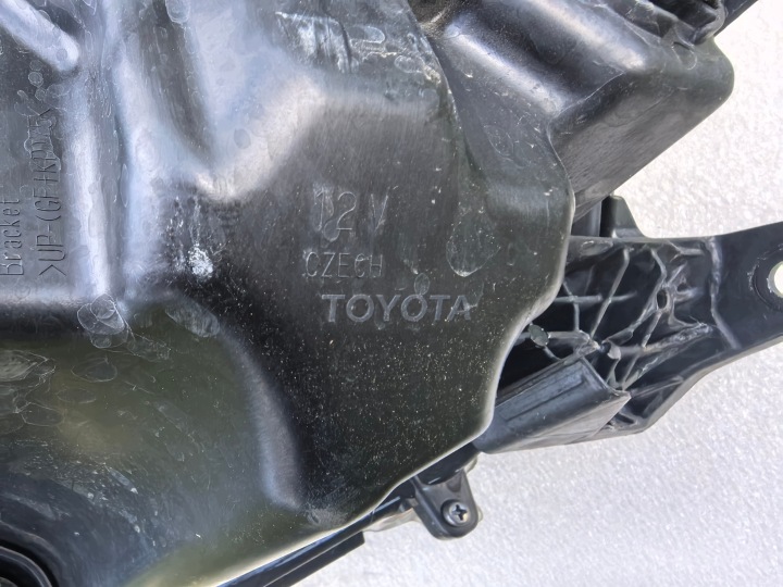 фото №10, Toyota yaris 4 iv фара правая перед линза