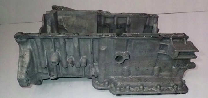фото №9, Поддон масляная двигателя 4.2 tdi bvn a8 d3 057103603t