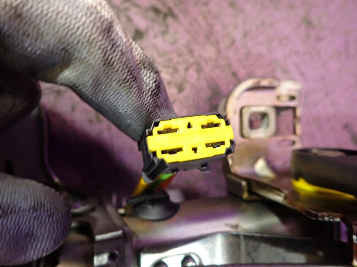 фото №5, Renault scenic i 99- рестайлинг 1.6 замок зажигания ключи колонка датчик 8200026737