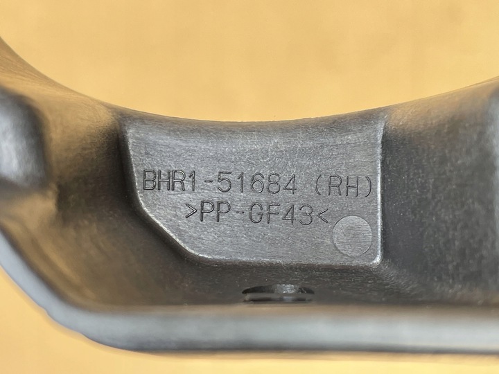 фото №5, Mazda 3 рамка галоген решётка правые перед