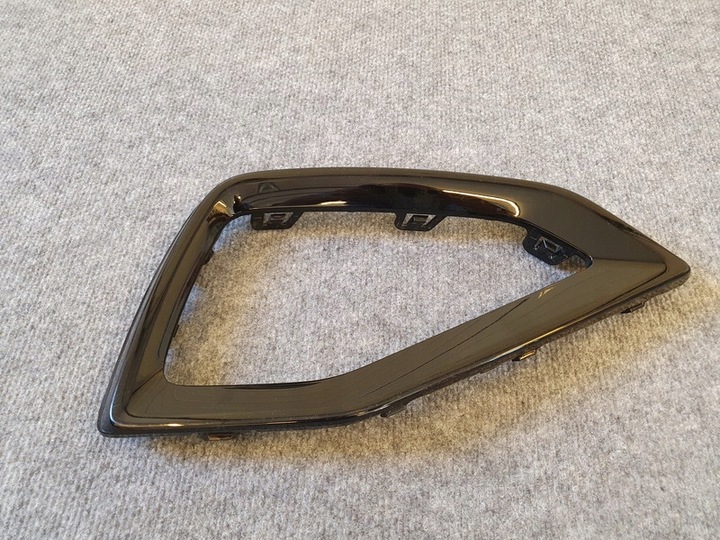 фото №1, Audi q2 81a 81a807967b рамка решётка левая зад оригинальный номер