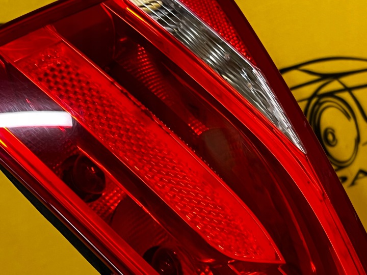 фото №6, Права задня фара w кришка багажника audi a4 b8 sedan