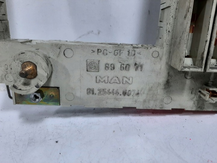 фото №11, Man tga 410 a 00r 301kw 12.0 коробка предохранителей 81254446074
