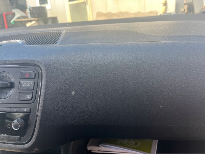 фото №11, Seat mii pulpit консоль торпедо раздаточная капот комплект ремней i подушек