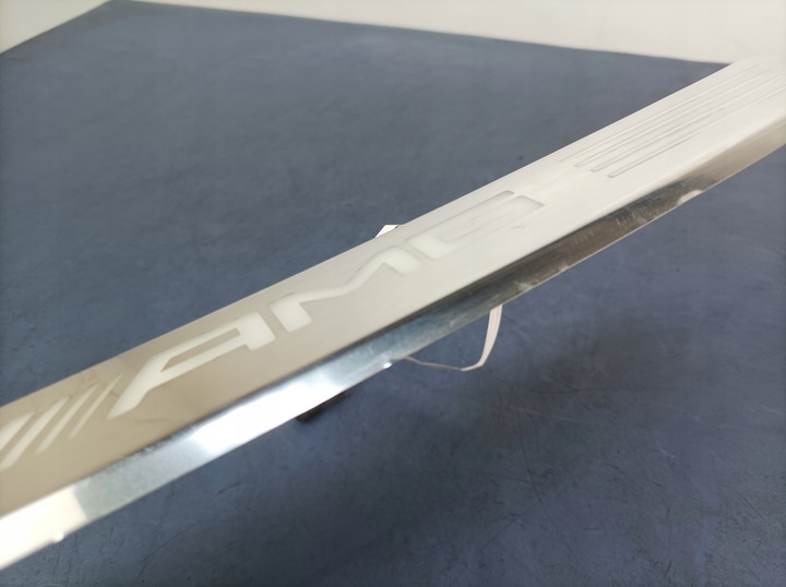 фото №4, Mercedes c 43 amg w205 накладка пороговая планка