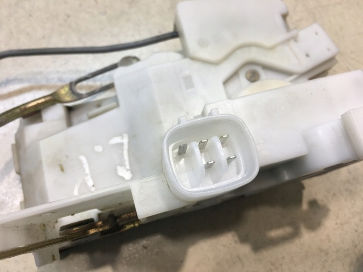 фото №5, Замок двері лівий перед avensis t22 2.0 d4d 5 pin