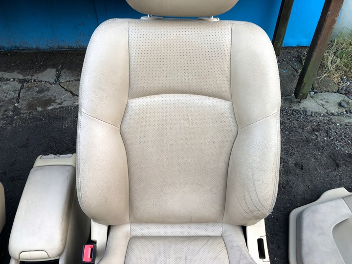 фото №9, Mercedes w203 универсал сиденья обивка диван кожа beż