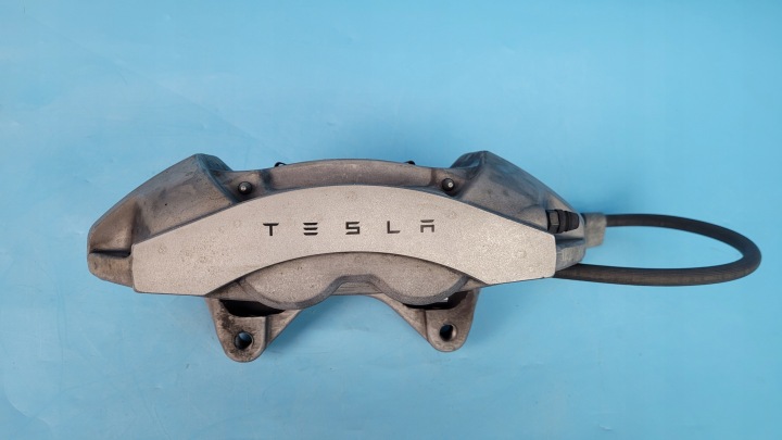 фото №11, Tesla модель 3 21r супорт гальмівний brembo праве перед 1044622-00-f