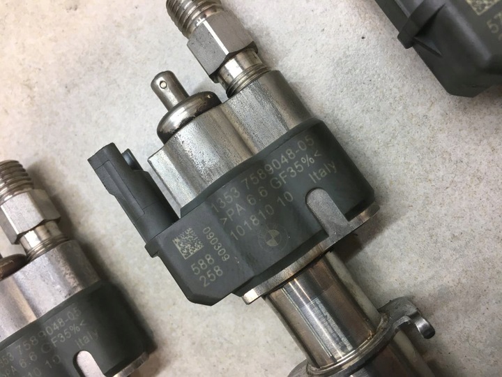 фото №7, Інжектор bmw 3 e91 fl 318 i 75890448-05