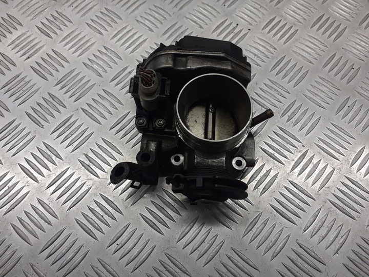 фото №1, Дроссельная заслонка audi a3 8l 1.8 06a133064m