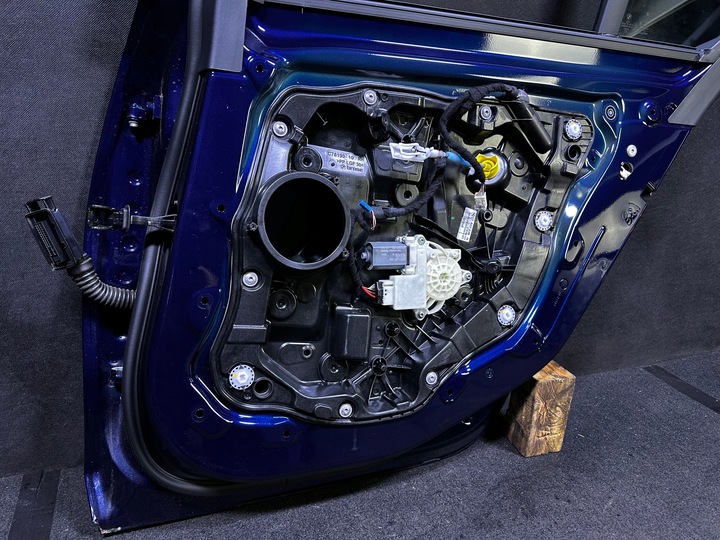 фото №8, Bmw g20 м-пакет двері комплектні правий зад задні c3z tansanitblau ii metall