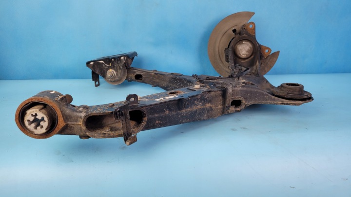 фото №11, Opel vivaro поворотна опора ричаг правий зад 9807504980
