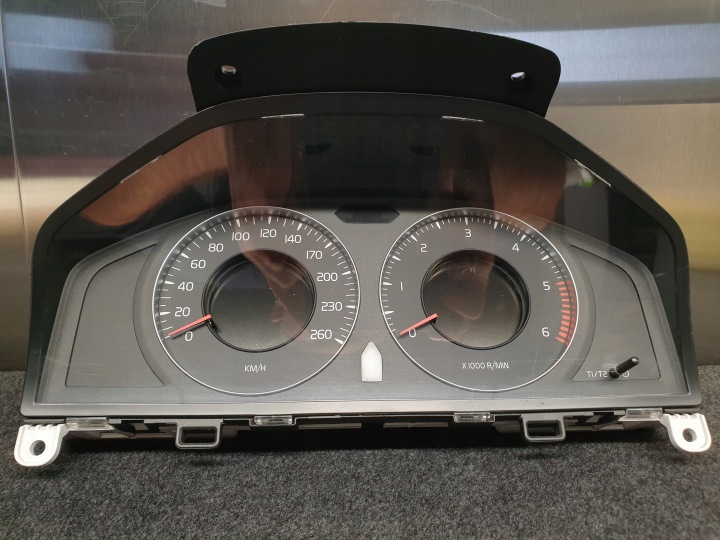 фото №10, Volvo s60 i v60 i s80 ii v70 iii xc70 ii панель приборов 31270899aa