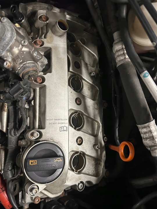 фото №1, Крышка клапанов левая audi a8 d3 4.2 fsi bvj 079103471ae