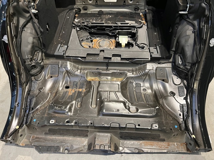 фото №10, Четверть крыло правые левый полный зад ванна mercedes a-klasa w177