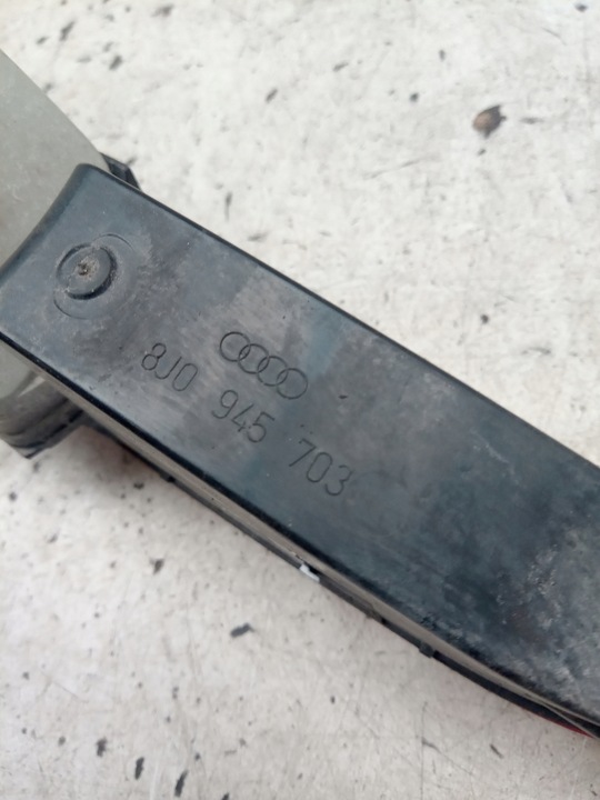 фото №9, Audi tt 8j лампа przeciwgmielna зад 8j0945703