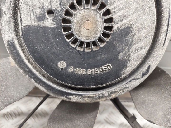 фото №7, Mercedes-benz gla w156 0130308425 з спереду вентилятори