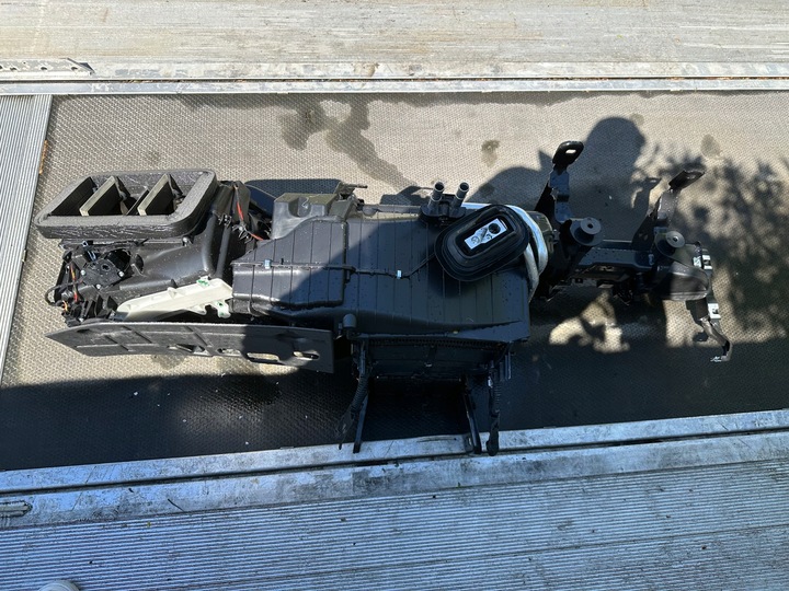 фото №1, Балка обігрівач комплектна audi q5 80a оригінал ідеальна 80b816005bh